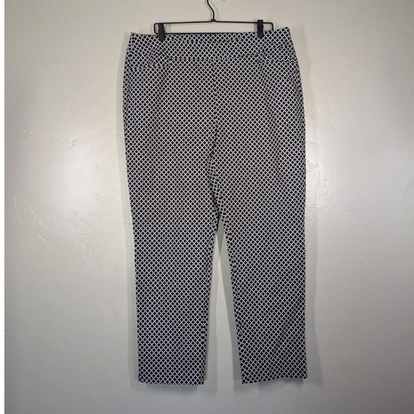 Chicos 3R (16R) Dress Capri Pants Stretch Pockets High Rise Diamond Print Pullon - Picture 1 of 8